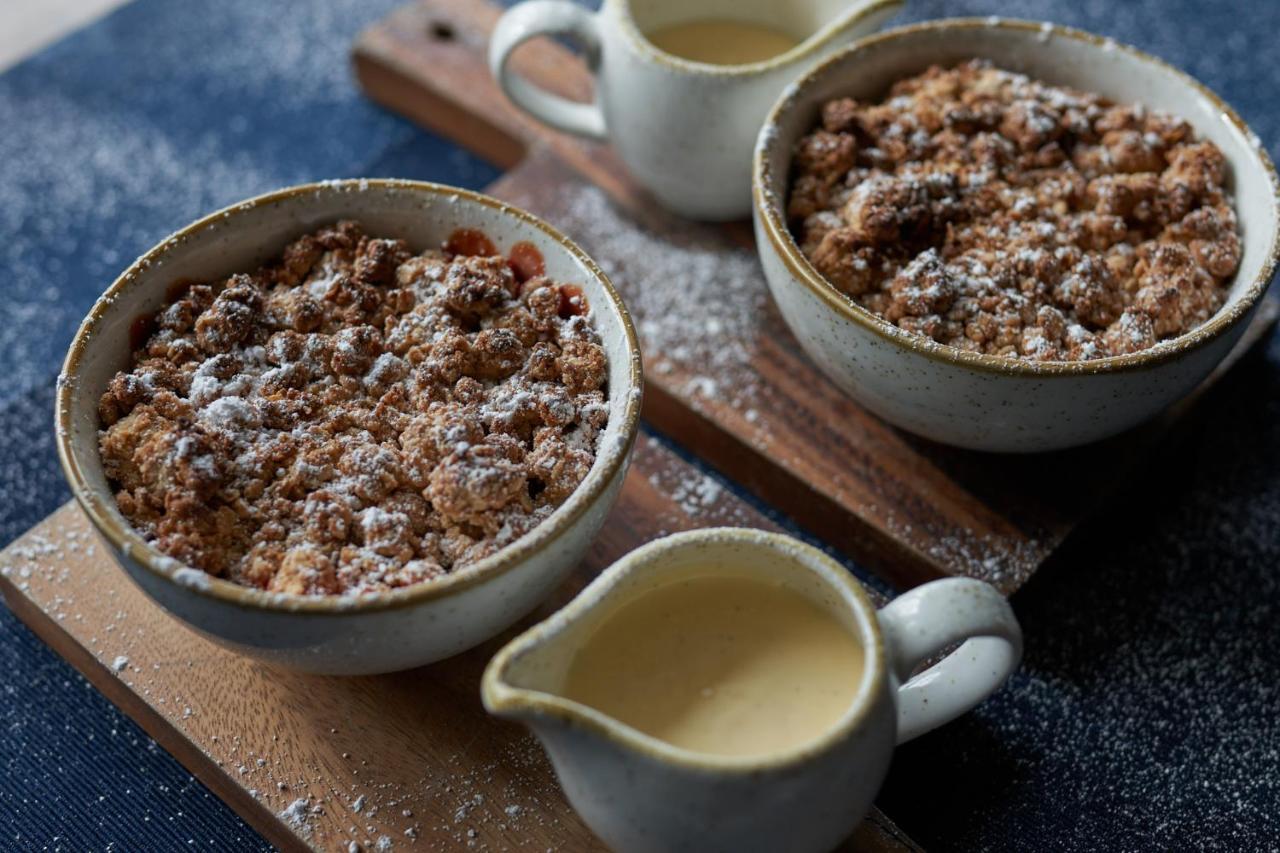 The Mitre, Hampton Court Kingston upon Thames (Greater London) Exterior foto Apple and plum crumble