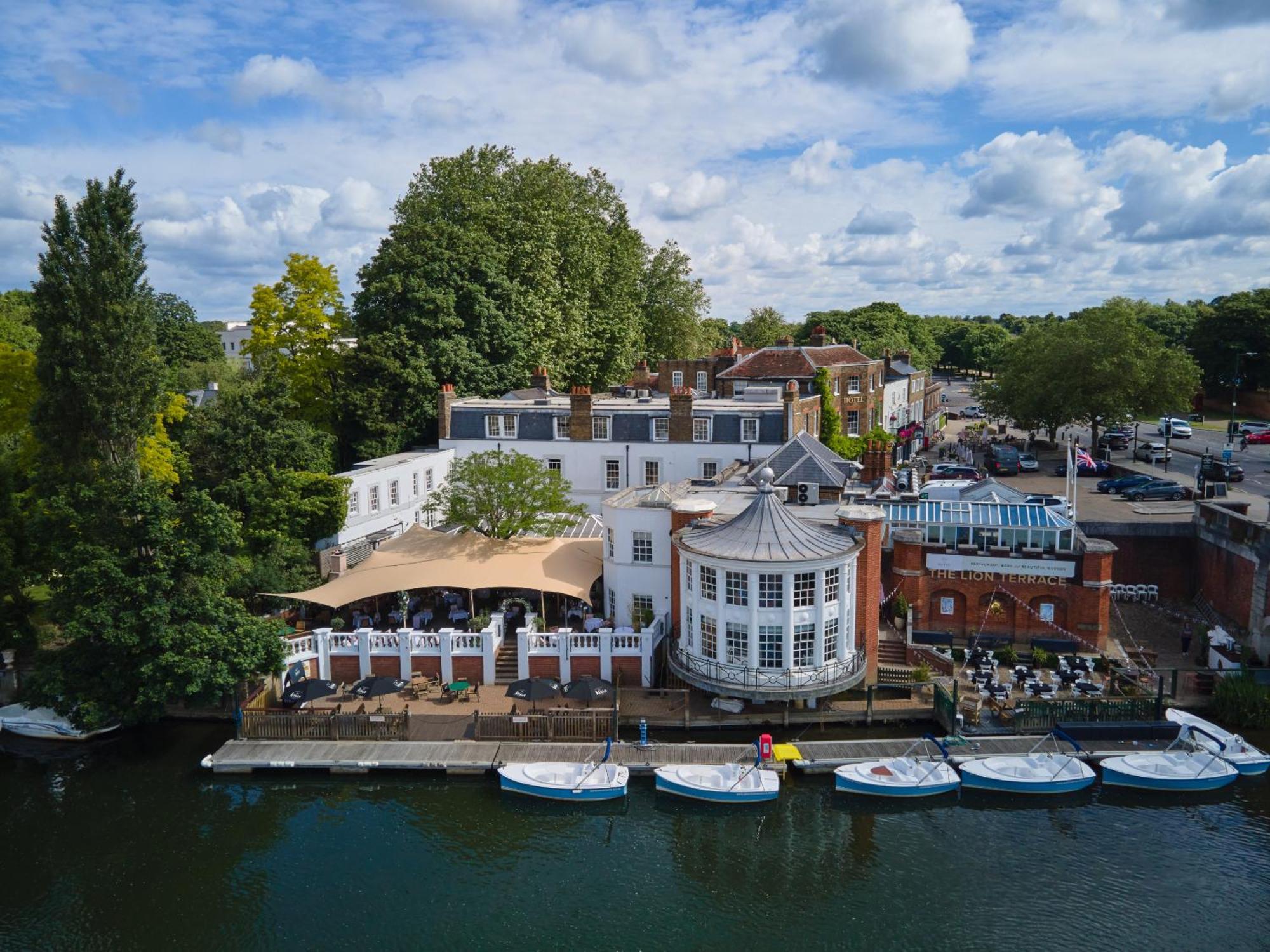 The Mitre, Hampton Court Kingston upon Thames (Greater London) Exterior foto The River Wey at Farnham